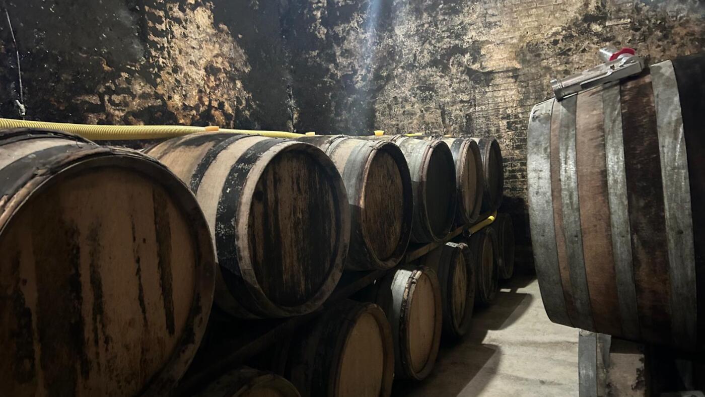 French Champagne-makers wonder if time to drop U.S. market : NPR