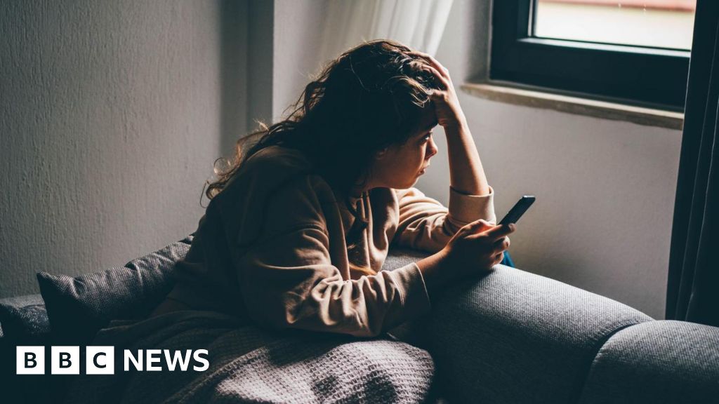 Urgent mental health centres to open across England