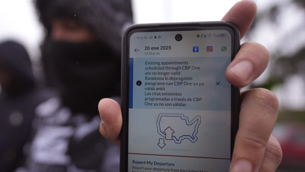 Judge strikes down Trump’s asylum ban : NPR