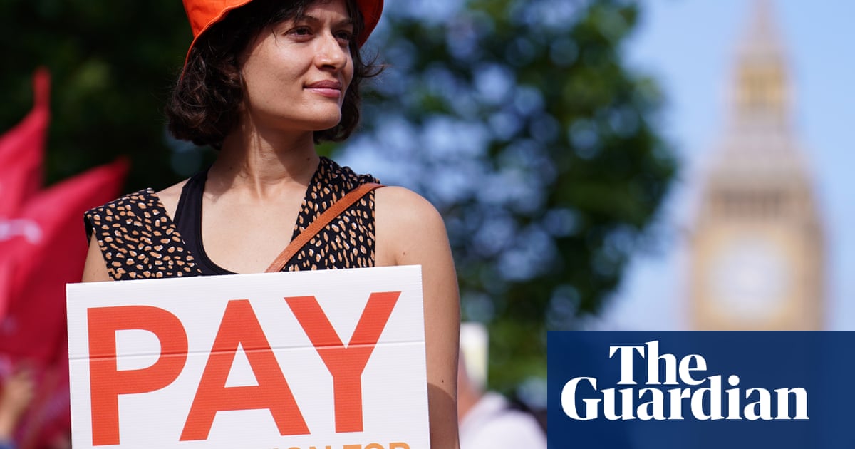 Resident doctors in England vote to strike over pay | Doctors