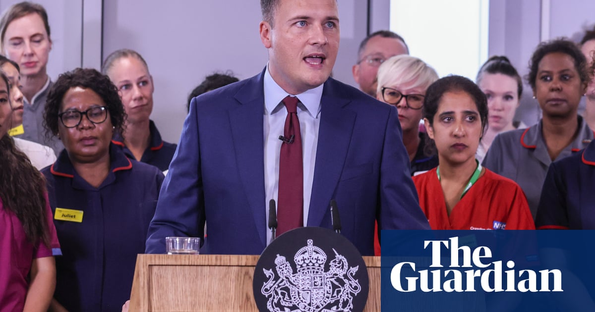 Streeting sets out digital overhaul of NHS centred on ‘doctor in your pocket’ app | Health policy