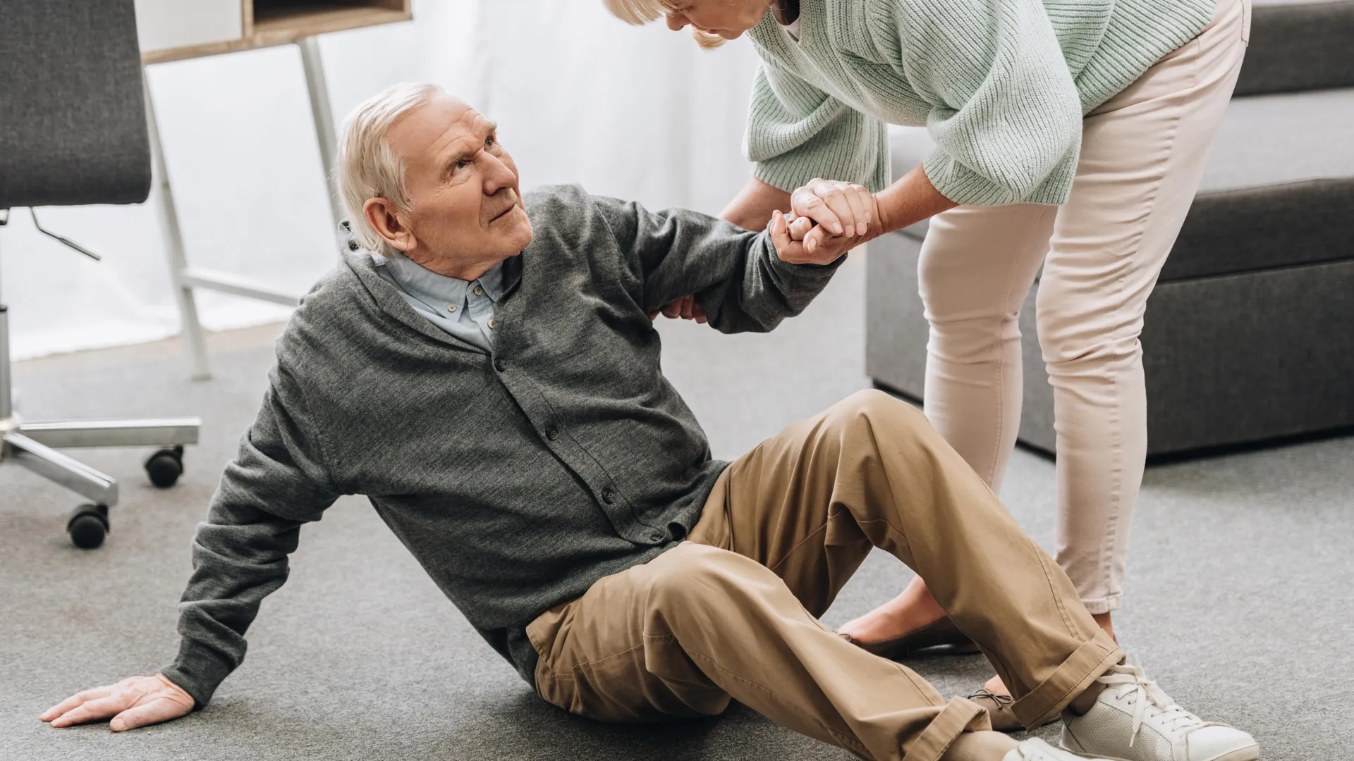 Brain fog, falls, and fatigue? This app helps seniors cut risky meds