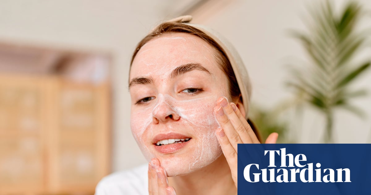 The best facial cleansers for every skin type, recommended by dermatologists | Skincare