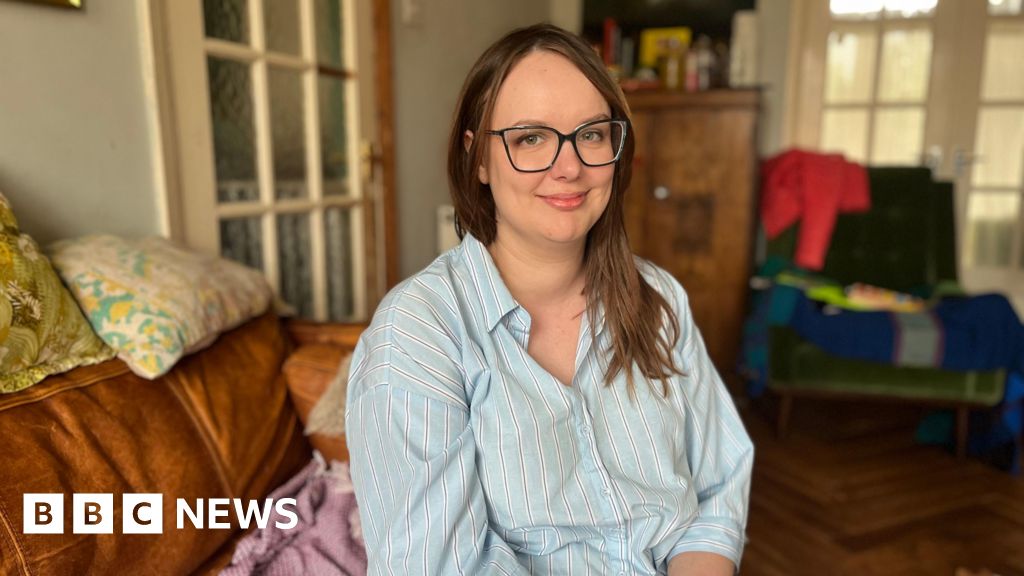 Constipated children being failed by lack of services, say parents