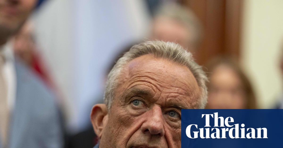 More than 1,000 health workers urge Kennedy to quit over anti-vax policies | Robert F Kennedy Jr